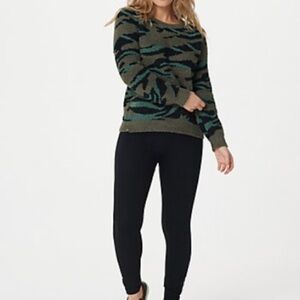 Barefoot Dreams CozyChic Seaside Crew-Neck Pullover